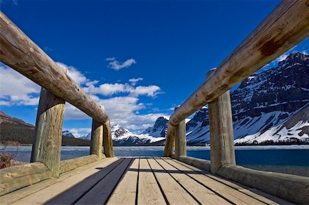 simsearch:6119-08062264,k - Jetée en bois sur le lac Bow Photographie de stock - Rights-Managed, Code: 832-03723918