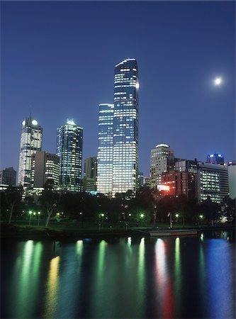 simsearch:845-03464187,k - Cityscape with Yarra River at dusk Fotografie stock - Rights-Managed, Codice: 832-03723999