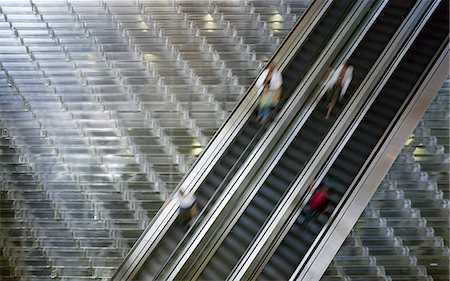 Hearst Tower, 300 West 57th Street, New York. 2006. Escalators. Architects: Foster and Partners Foto de stock - Con derechos protegidos, Código: 845-04826538