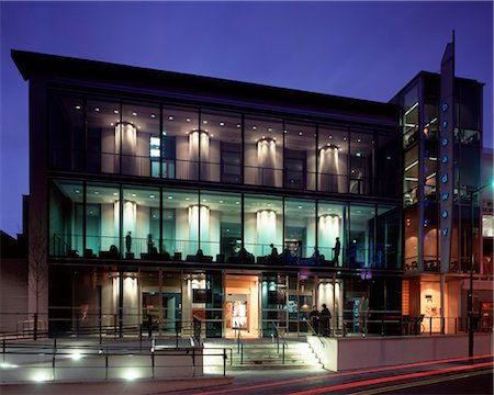english house facade - Broadway Arts Cinema, Nottingham. 2006. Architects: Burrell Foley Fischer Architects Stock Photo - Rights-Managed, Code: 845-04826556