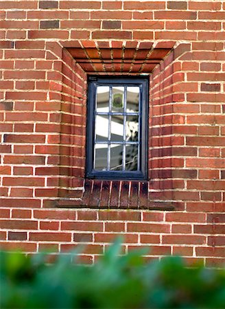 Window on the Daneshill Brickworks Office. Designed my Sir Edwin Lutyens. Architects: Sir Edwin Lutyens Stock Photo - Rights-Managed, Code: 845-04826932