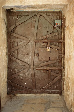simsearch:6119-08269842,k - Doors - Old security door, Jerusalem Stock Photo - Rights-Managed, Code: 845-04826945