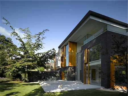 forme géométrique - Bâtiment moderne extérieur, étang et Park House, Dulwich, Londres. Architectes : Stephen Marshall Photographie de stock - Rights-Managed, Code: 845-05837712