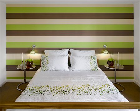 simsearch:845-05837752,k - Striped lime green and brown wallpaper in private House, Worsley, Salford, Greater Manchester, England, UK. Architects: Stephenson Bell Fotografie stock - Rights-Managed, Codice: 845-05837748