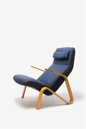 simsearch:845-06008168,k - Chaise de salon de sauterelle, finnois, 1946, fabriqués par Knoll. Concepteur : Eero Saarinen Photographie de stock - Rights-Managed, Code: 845-05837817