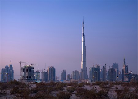 simsearch:841-05785685,k - Burj Khalifa, Sheikh Zayed Road, Dubai. Architects: Skidmore, Owings and Merrill Foto de stock - Con derechos protegidos, Código: 845-05838055