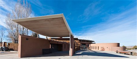 rooftop awning - View of the wooden awning and pergola at the entrance to the Sant Fe Opera, Sant Fe, New Mexico. Architects: Stewart Polshek and Partners Stock Photo - Rights-Managed, Code: 845-05838346