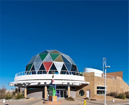 elevation - Extermal view of the entrance and multicoloured geodesic dome of Explora Science Learning Centre and Childrens' Museum. Albuquerue, New Mexicomulticoloured geodesic dome of. Architects: Mahlman Studio Architecture Stock Photo - Rights-Managed, Code: 845-05838352