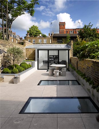 View of Pavilion from original house. Architects: Paul Archer Design Fotografie stock - Rights-Managed, Codice: 845-05838459