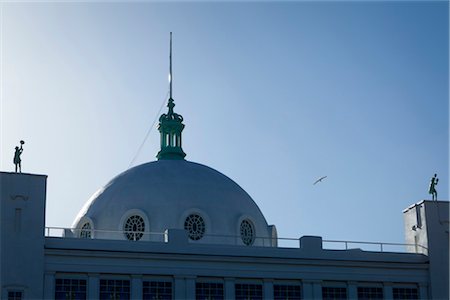 simsearch:845-04826425,k - The Grade 2 listed dome at the Spanish City in Whitley Bay, Northumberland was the second-biggest unsupported concrete dome in the UK when it was completed in 1910. Original architects: Robet Burns Dick, Charles T Marshall, James Cacket. In June 2011, ADP Architects won the contract to redelop the Spanish city with a plan that includes a 50-bed, four-star hotel, a 1950s-style diner and a pleasure Foto de stock - Con derechos protegidos, Código: 845-05838468