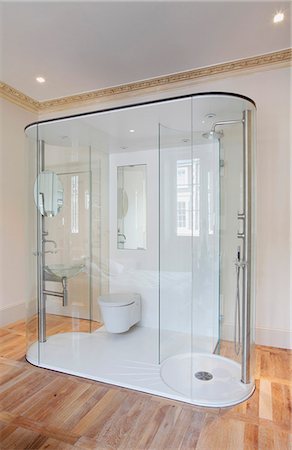 simsearch:693-03474268,k - Freestanding shower and toilet unit in minimalist bathroom Stock Photo - Rights-Managed, Code: 845-05838852