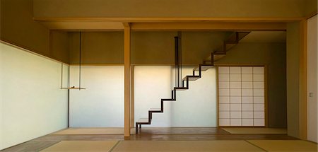 simsearch:845-05838924,k - Traditionell eingerichtetes Japanisch dünn mit Treppe Stockbilder - Lizenzpflichtiges, Bildnummer: 845-05838901