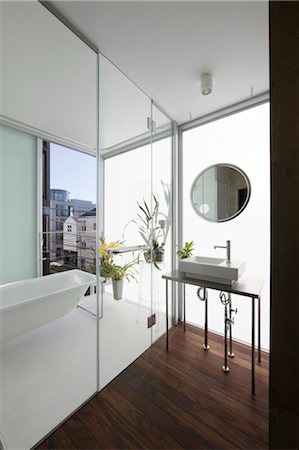 dark wood - Y-3, Apartment House, Bathroom. Architects: Komada Takeshi and Komada Yuka, Komada Architects Office Stock Photo - Rights-Managed, Code: 845-05839540