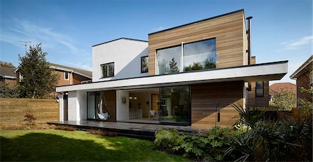 residential home facade - Building exterior of private house in Worsley, Salford, Greater Manchester, England, UK. Architects: Stephenson Bell Stock Photo - Rights-Managed, Code: 845-06008134