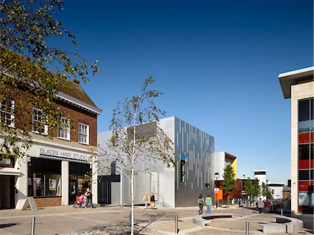 simsearch:845-03463287,k - Architectural contrast of the Cornerstone Arts Centre, Didcot, Oxfordshire, England, UK. Architects: Ellis Williams Architects Foto de stock - Con derechos protegidos, Código: 845-06008133