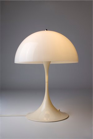 designers in studio - Panthella Table Lamp, Danish, 1971, manufactured by Louis Poulsen. Designer: Verner Panton Stock Photo - Rights-Managed, Code: 845-06008238