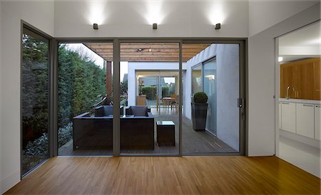 simsearch:845-03777533,k - House extension at Heath Park Drive, London by Paul Archer Design. Architects: Paul Archer Design Stock Photo - Rights-Managed, Code: 845-06008300