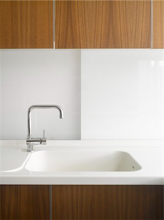 simsearch:845-05837943,k - Sink detail in Edgware house extension, London, UK. Architects: Paul Archer Design Foto de stock - Con derechos protegidos, Código: 845-06008322