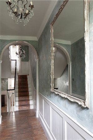 reflection in a mirror - Hallway in boutique bed and breakfast, The Reading Rooms, Margate, Kent Photographie de stock - Rights-Managed, Code: 845-07584894