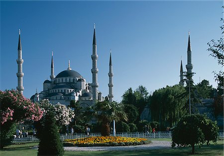 sultanahmet camii photograph - Sultan Ahmed Mosque, Istanbul, 1609 - 1617. Also known as the blue Mosque. Exterior. Architect: Mehmed Aga Stock Photo - Rights-Managed, Code: 845-02724825