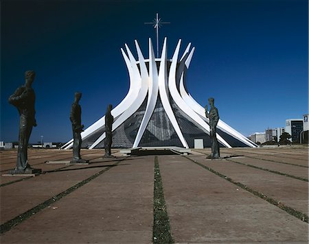 Brasilia Cathedral, Brasilia, 1958 - 1970. Architect: Oscar Niemeyer Stock Photo - Rights-Managed, Code: 845-02725590