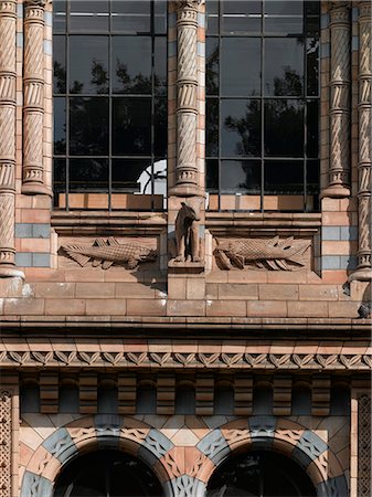 Natural History Museum, Kensington, London. Exterior detail. Foto de stock - Con derechos protegidos, Código: 845-02725966