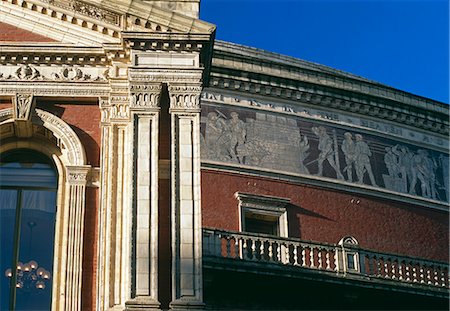 simsearch:845-02726490,k - Le Royal Albert Hall, Kensington Gore, Londres, 1867-1871. Frise en terre cuite, « Le triomphe des Arts Sciences & ». Architecte : Francis Fowke Photographie de stock - Rights-Managed, Code: 845-02726508