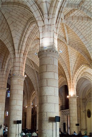 spinal column - Interior of the Basilica Menor, Santo Domingo - built 1521 - 1540 Foto de stock - Con derechos protegidos, Código: 845-02726722