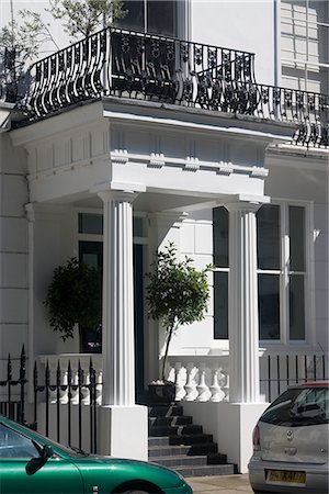 pillars for front porch - Flux de l'humeur, Londres. Architectes de lait : studio Photographie de stock - Rights-Managed, Code: 845-02727519