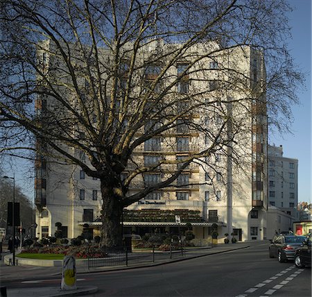 english hotels - The Dorchester Hotel, Park Lane, London. Stock Photo - Rights-Managed, Code: 845-02727659