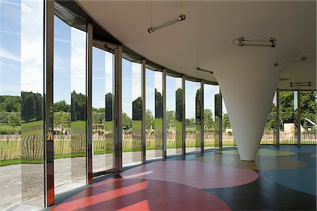 simsearch:845-02728731,k - Priorat Park Pavillon, Reigate, Surrey. Architekt: Dominique Perrault Architecture. Stockbilder - Lizenzpflichtiges, Bildnummer: 845-02727683