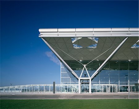 foster and partners - Stansted Airport, Essex, 1981. Architect: Foster Associates Fotografie stock - Rights-Managed, Codice: 845-02727902