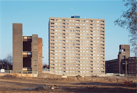 simsearch:845-02728658,k - Stonebridge Estate, London. Old block due for demolition. Shepheard Epstein Hunter Architects Foto de stock - Con derechos protegidos, Código: 845-02728099