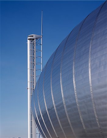 simsearch:845-02728658,k - Glasgow Science Centre, Scotland. Tower behind Imax. Architect: Building Design Partnership Foto de stock - Con derechos protegidos, Código: 845-02728524