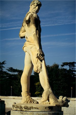 Mussolini Sports Stadium, Rome - Olympic Games 1933 - Statues - Fascist architecture Fotografie stock - Rights-Managed, Codice: 845-02729463