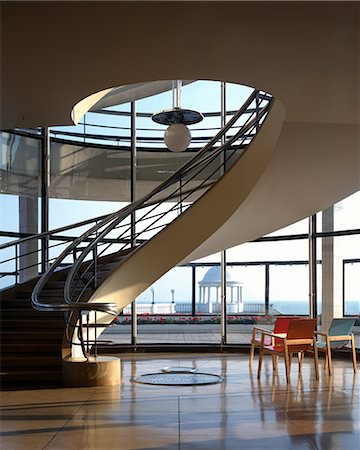 De La Warr Pavilion, Bexhill-on-Sea, Sussex, 1934. Restored by Troughton McAslan, 1993. Staircase. Architect: Mendelsohn and Chermayeff Stock Photo - Rights-Managed, Code: 845-02729536