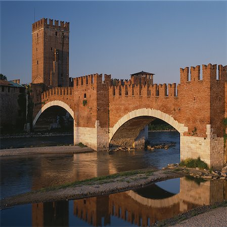 ponte di castel vecchio - Scaliger Bridge. Verona. Foto de stock - Direito Controlado, Número: 845-02729782