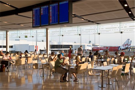 simsearch:845-03464187,k - Terminal 2, Sydney Airport, Australia. Architects: Woodhead Fotografie stock - Rights-Managed, Codice: 845-03464175