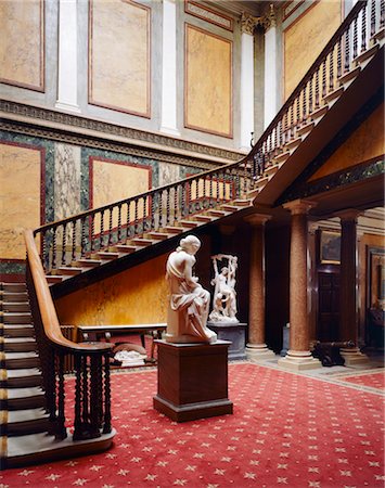 simsearch:845-03464655,k - Brodsworth Hall. Inner Hall Staircase and statuary. Foto de stock - Direito Controlado, Número: 845-03464671