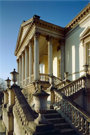 Chiswick House. Looking up the entrance steps towards the portico. 1729. Architect: William Kent Stock Photo - Rights-Managed, Code: 845-03464695