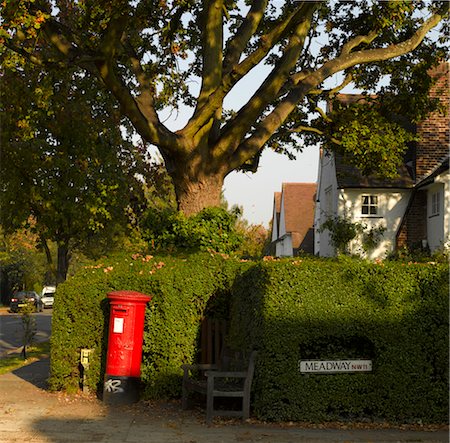 england post box - Post Box and Bench, Meadway, Hampstead Garden Suburb, London. Stock Photo - Rights-Managed, Code: 845-03463346