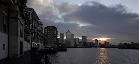 docklands - River Thames panorama from Limehouse towards Canary Wharf, London. Foto de stock - Con derechos protegidos, Código: 845-03463365