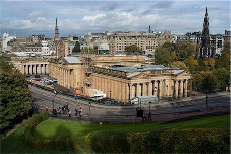 simsearch:841-03870426,k - The National Gallery of Scotland seen from the Royal Mile, Edinburgh. Foto de stock - Direito Controlado, Número: 845-03463783