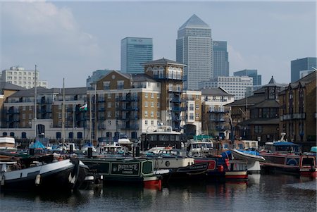 Limehouse basin and boats with view of Canary Wharf, London Stock Photo - Rights-Managed, Code: 845-03463900