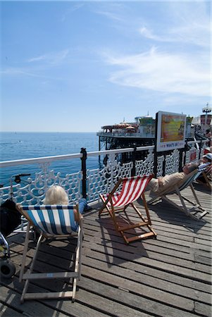 simsearch:851-02963791,k - Deckchairs on Brighton Pier, Brighton, Sussex, England Foto de stock - Con derechos protegidos, Código: 845-03463988