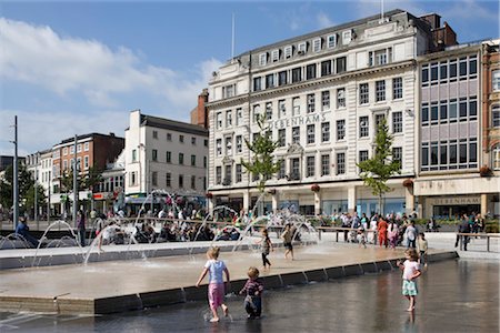 Place du vieux marché, Nottingham, Angleterre. Réaménagement gagnante RIBA Award. Architectes : Gustafson Porter Photographie de stock - Rights-Managed, Code: 845-03552578