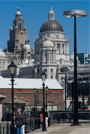 simsearch:400-09170627,k - View from Albert Docks towards the Three Graces (the Liver, Cunard and Port of Liverpool Buildings), Liverpool, Merseyside, England Stock Photo - Rights-Managed, Code: 845-03552628