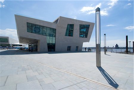 simsearch:845-05838289,k - The New Mersey Ferry Terminal Building, Liverpool, Merseyside, England.  Architects: Hamilton Architects Fotografie stock - Rights-Managed, Codice: 845-03552620