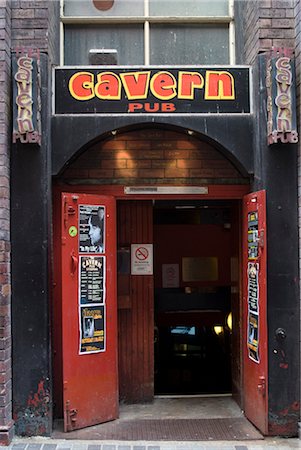 pub exterior - The Cavern Pub on Matthew Street, Liverpool, Merseyside, England Stock Photo - Rights-Managed, Code: 845-03552622