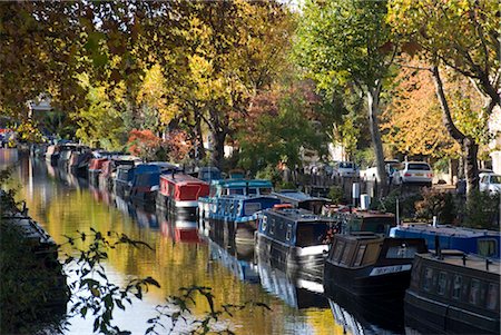 Bateaux et couleurs d'automne, petite Venise. Photographie de stock - Rights-Managed, Code: 845-03552771